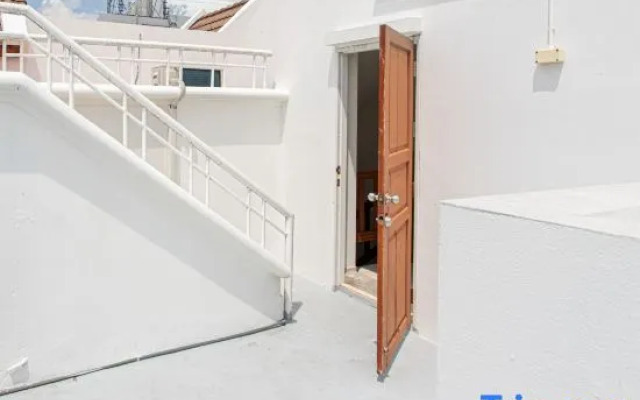 tropical private pool villa