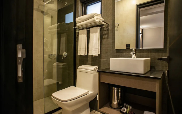 Hotel H9