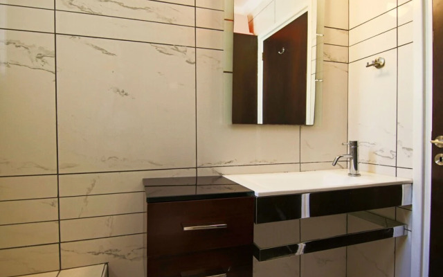 Phaedrus Living Seaside Luxury Flat Pervolia