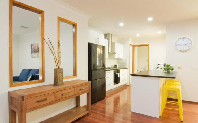 12 Mount Porepunkah Road