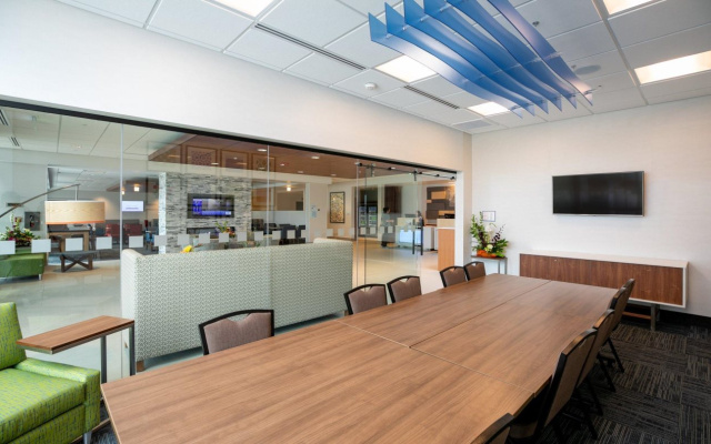 Holiday Inn Express Lethbridge Southeast by IHG