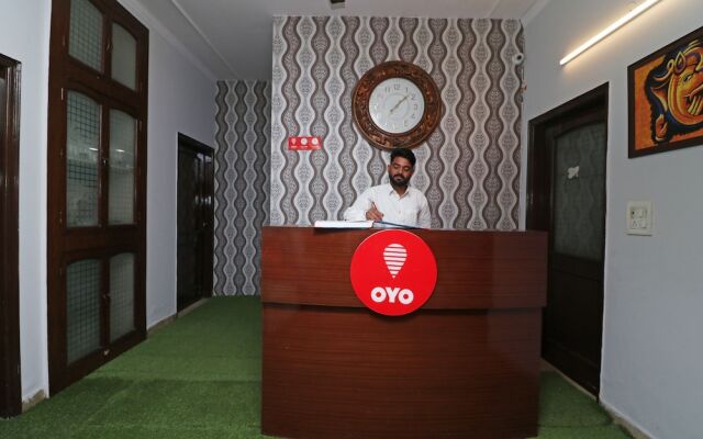 OYO 10583 Hotel Amigo