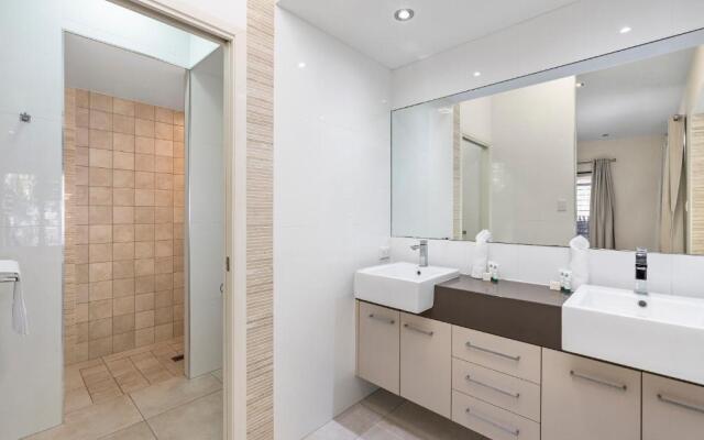 Aurelia 3 Bedroom Holiday Home Palm Cove