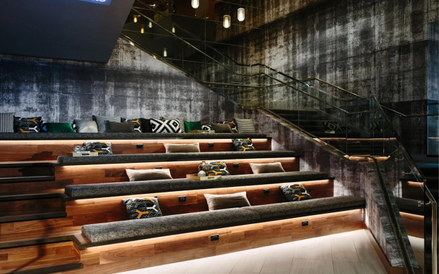Renaissance Chicago Downtown Hotel