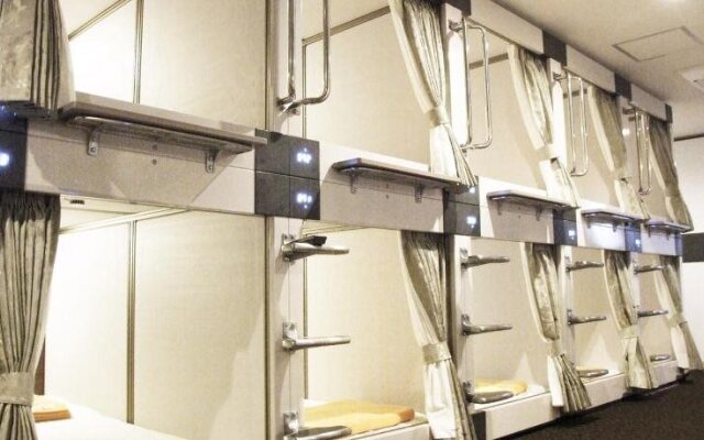 Hot Spring & Capsule Hotel copana