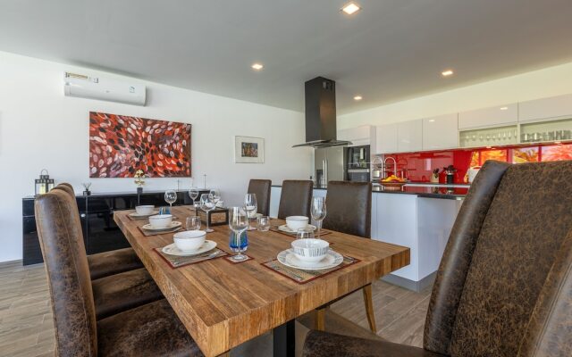 Modern 3 bedroom Pool Villa PG19