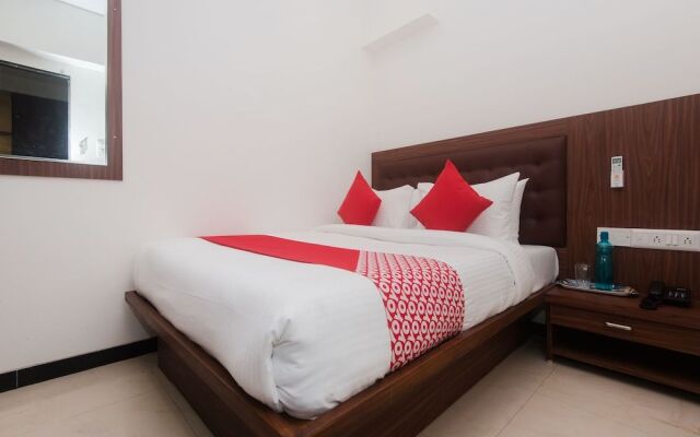 Oyo 15717 Rk Residency