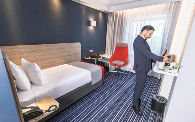 Holiday Inn Express Geneva Airport by IHG