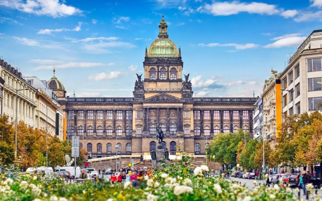 Historical 150 m2 Wenceslas square apartment