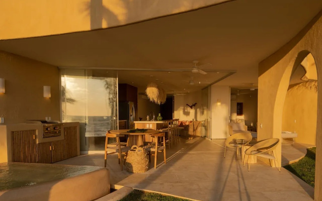 Mar de Coco Beach Front Villas