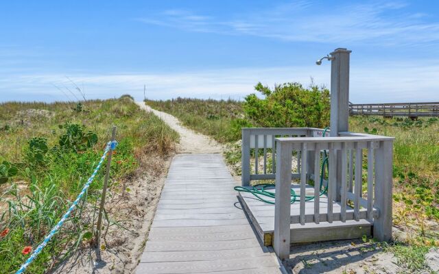 Sedgefield 102 by RedAwning