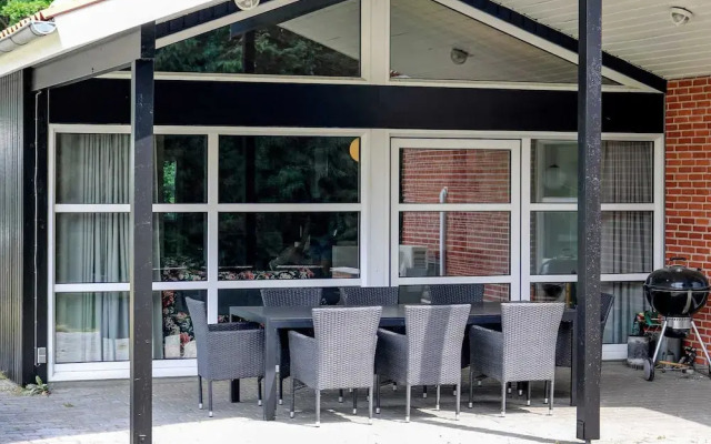 10 Person Holiday Home in Hadsund-by Traum