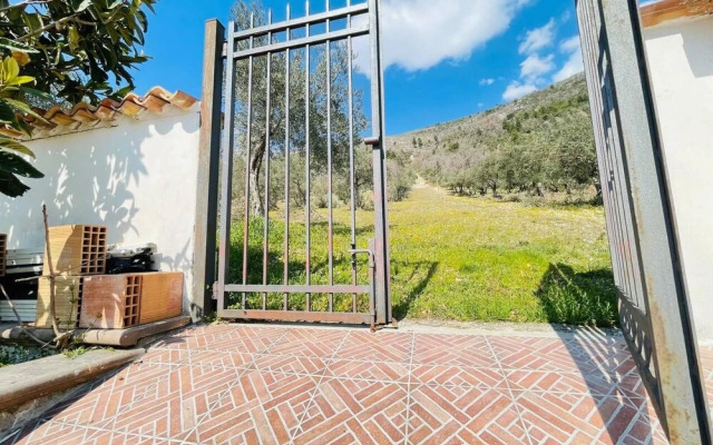 Captivating 5-bed Villa in Sulmona, A Place To Be!