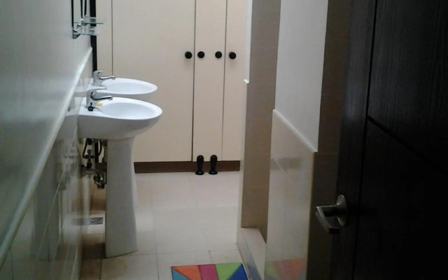 Crossroads Hostel Manila
