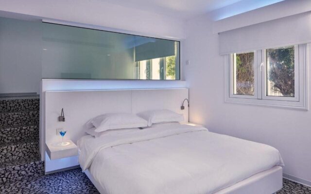 So White Club Resort