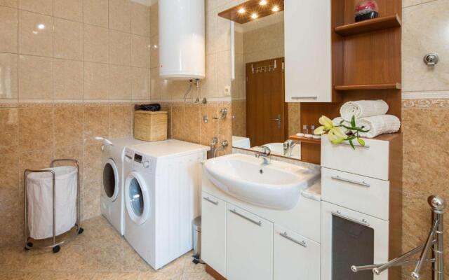 Apartment See Everlasting Split