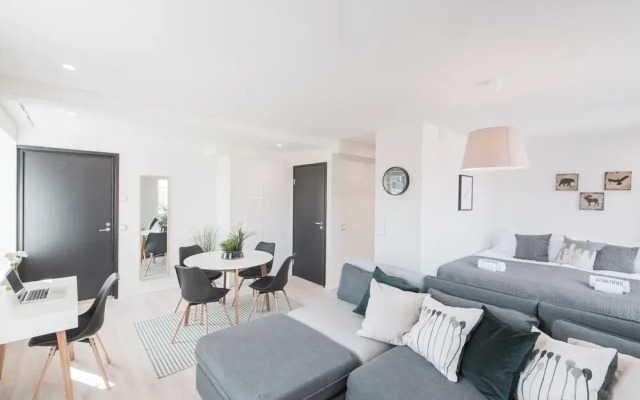 Holidazzle Serviced Appartment