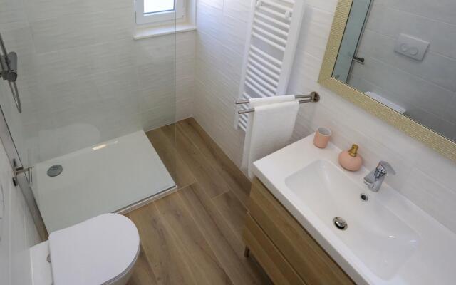 Kreso - With Pool - H