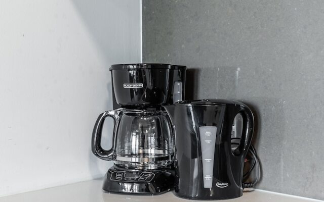 Stunning New 1BR Suite Trendy Queen West