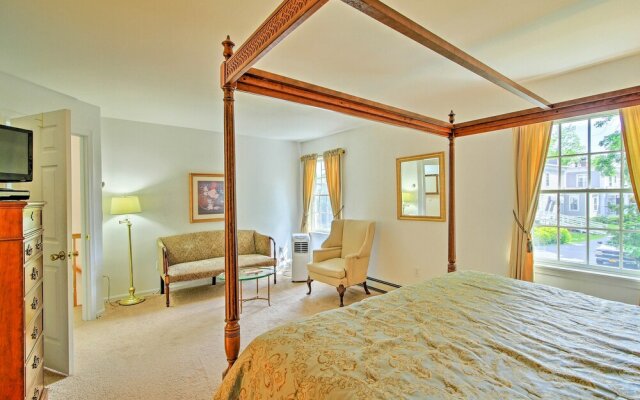 Private Guest House in Dtwn Lenox, Walk to Dining!