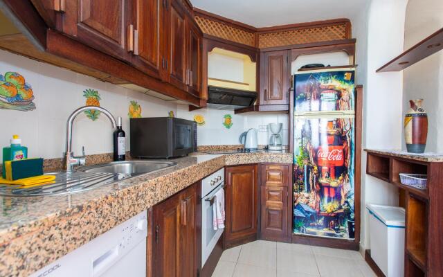 Altamar 28 with terrace&pool By CanariasGetaway