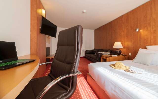 CERISE Bordeaux Mérignac Aéroport