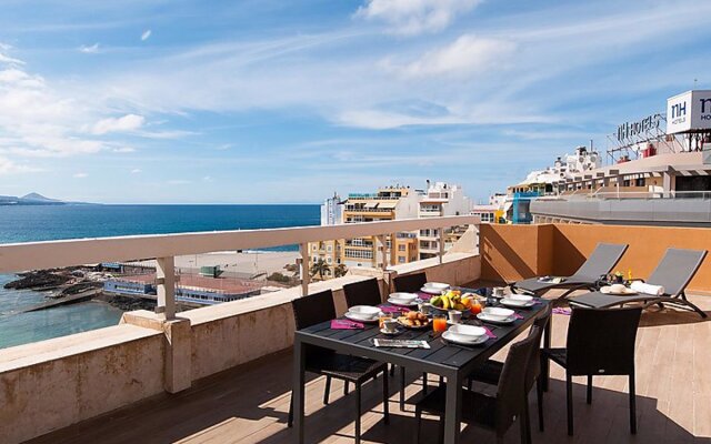 Beachfront Las Canteras Apart.Naut