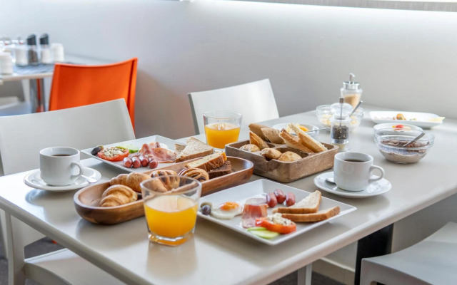 Piraeus City Hotel