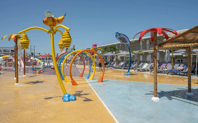 Caretta Paradise Resort & Waterpark