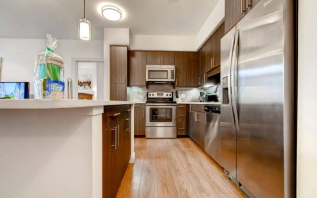 Global Luxury Suites at Cambridge Park