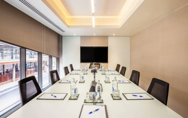 Holiday Inn Express Bangkok Sukhumvit 11 by IHG