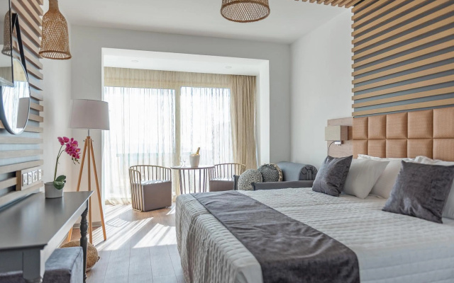 Piere Anne Beach Hotel