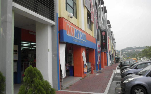 Putra One Avenue Hotel