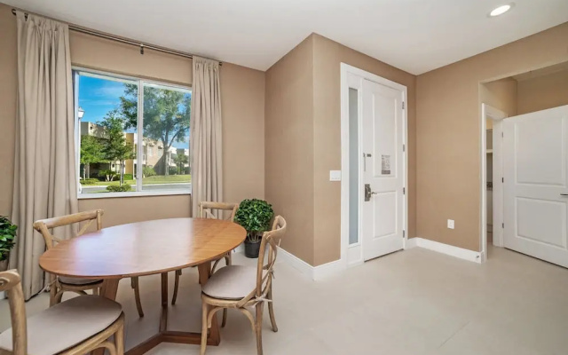 Modern Magic Village Resort Townhouse 7662