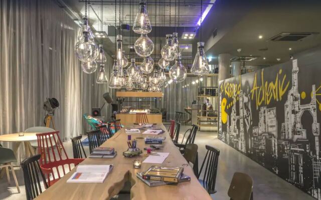 Moxy Brussels City Center