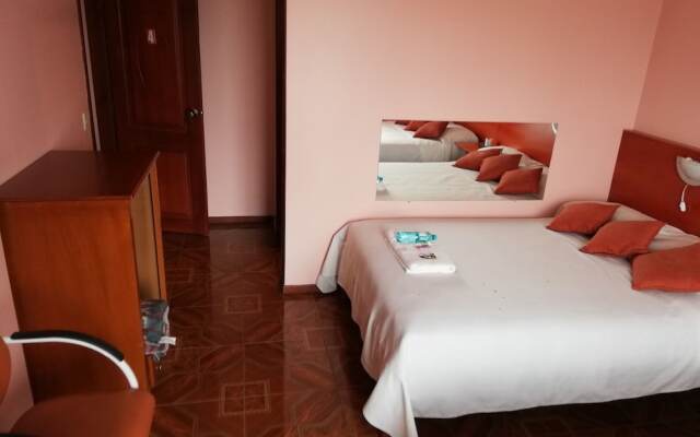 Water Palace Hostal