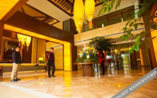 Rongting Holiday Inn Luoping