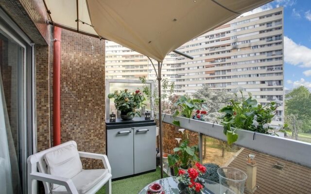 Porte de Versailles by Weekome