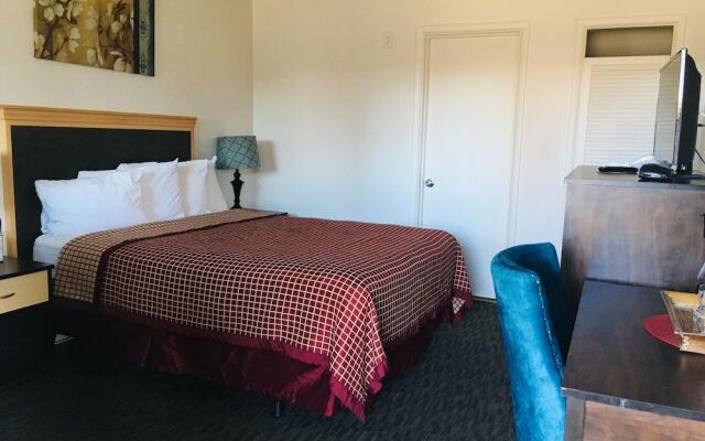 Rodeway Inn & Suites