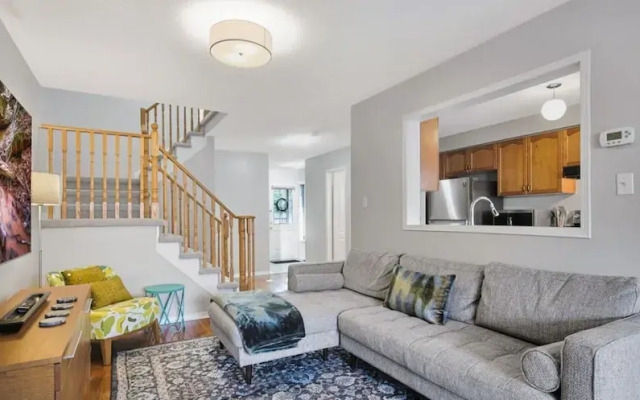 Spacious Whitby Haven 3BR Home Parking