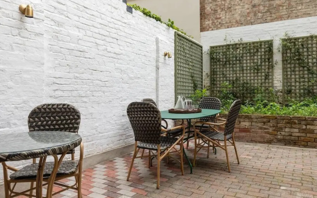 Tite Street IX by Onefinestay