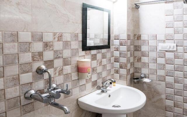 Hotel Tampan by OYO Rooms