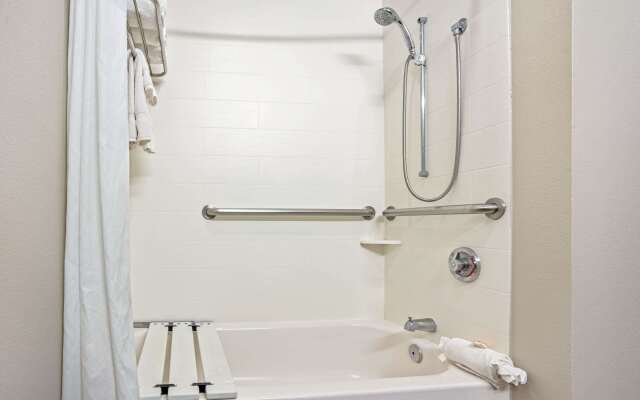 La Quinta Inn & Suites by Wyndham The Woodlands/Spring