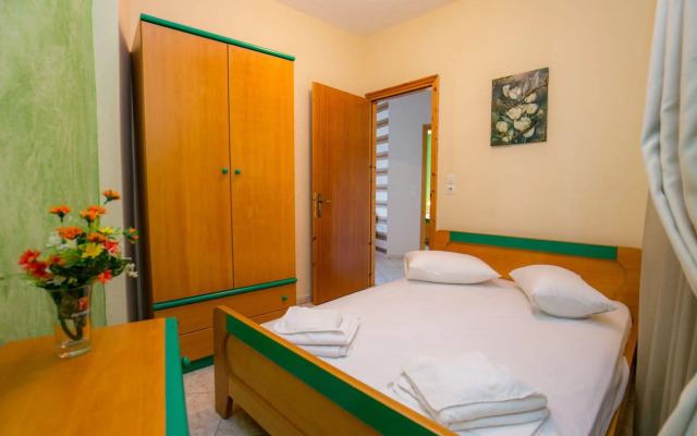 Lina Apartments