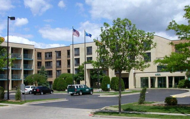 Best Western East Towne Suites