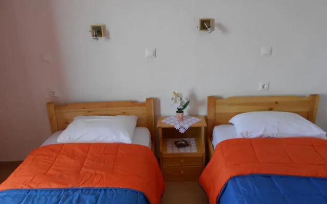 Nikos Place