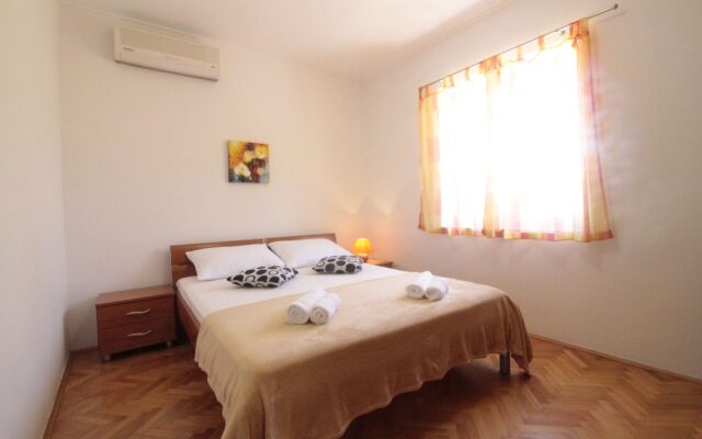 Studios & Rooms Fiesta