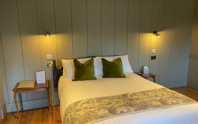 Holbrook Manor & Spa.