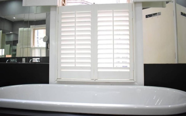 Beautiful Kensington 2 Bedroom Luxury Apartment