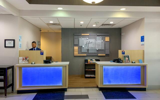 Holiday Inn Express & Suites Lexington Dtwn Area-Keenland by IHG